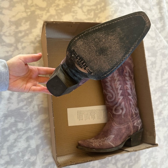 Women’s Boots - Picture 2 of 3